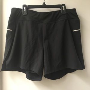 Avia Shorts black size Medium